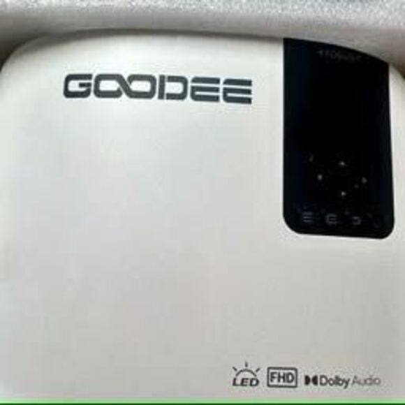 GOODEE YG600-Movin Smart Projector - Picture 1 of 5